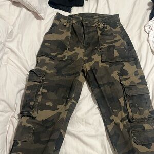 WINDSOR JOGGERS CAMO
